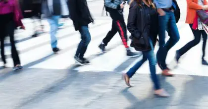 Mehrheit der Deutschen empfindet aktuelle Stimmung in Deutschland als schlecht – mehr Transparenz bei ‘Shrinkflation’ gefordert
